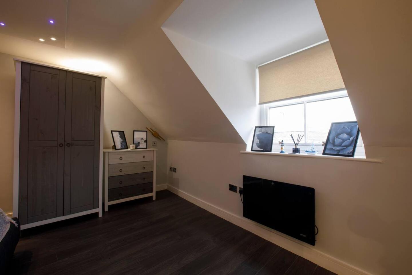 Appartement Side Flat, Shop's Cafes *